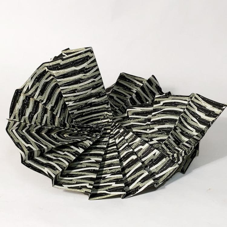 Luis Perelman - Black & White fold large 2